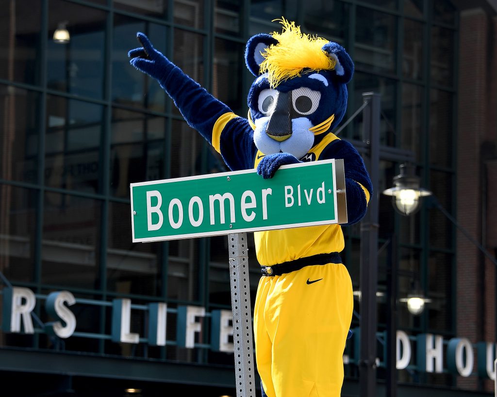 Indiana Pacers mascot, Boomer