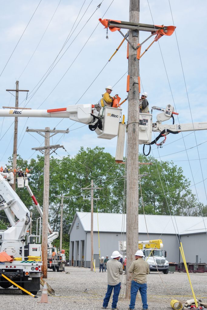 HEATS lineman trainees 