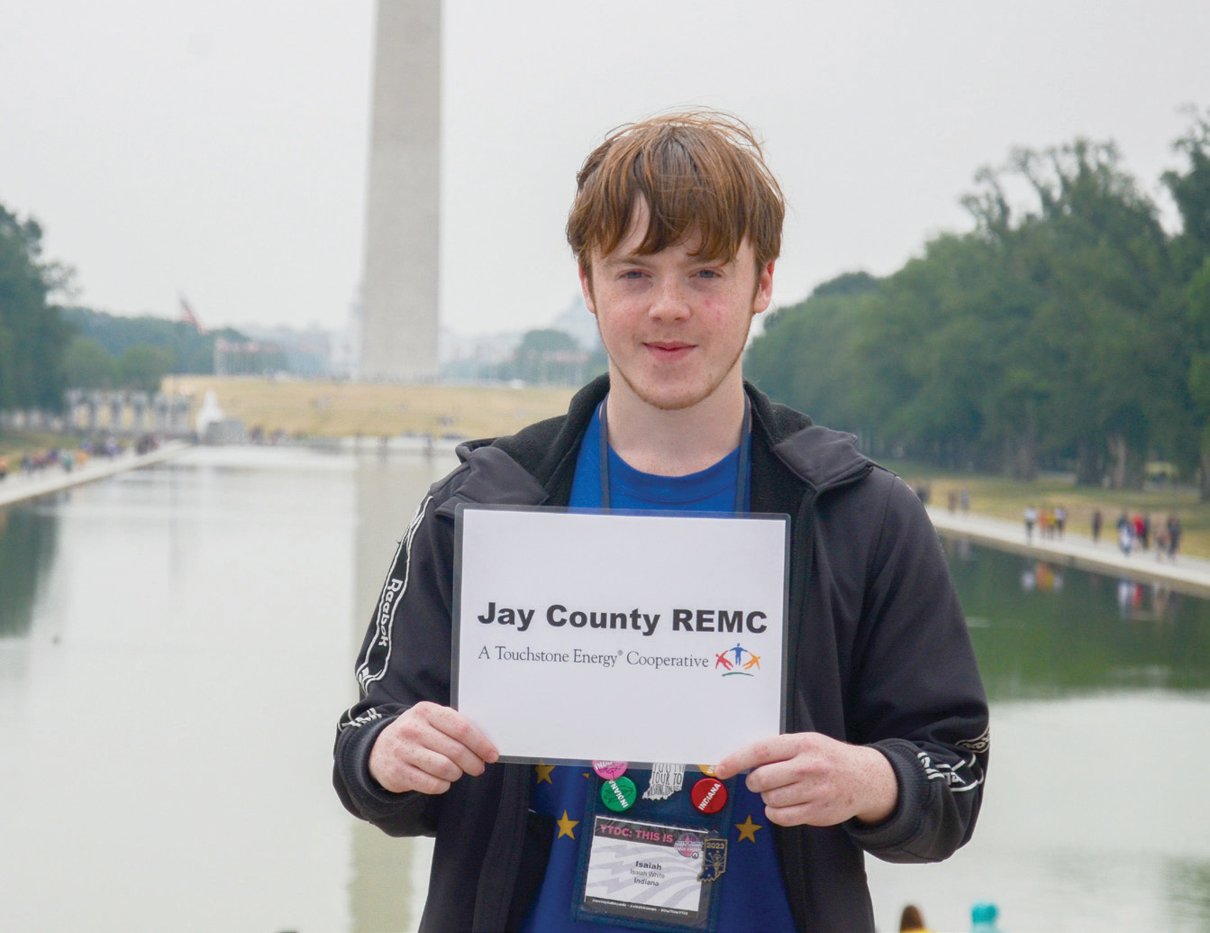 Isaiah White, Jay County REMC’s 2023 Indiana Youth Tour delegate, poses in front of the Washington Memorial.