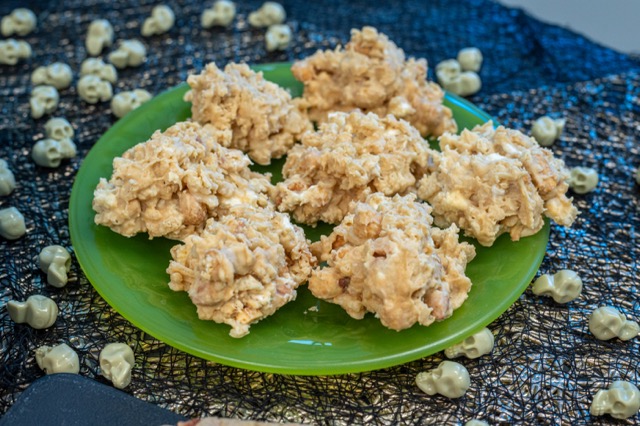 Crunchy Peanut Bark - Indiana Connection