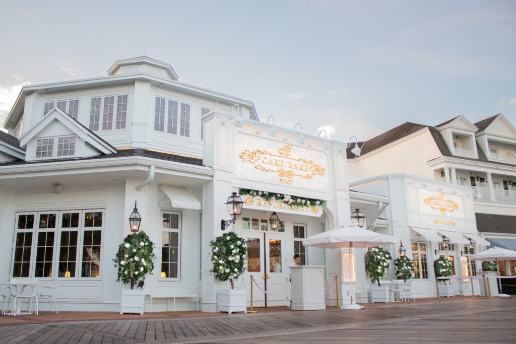The Cake Bake Shop took
over the ESPN Club space
on Disney’s BoardWalk.