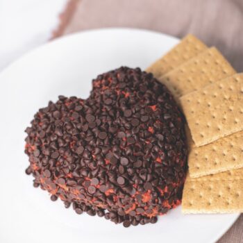 Red velvet cheeseball